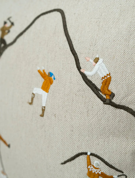 Coussin Brodé Escalade