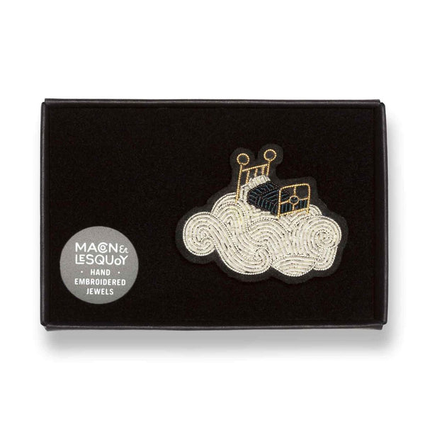 Broche Lit Volant