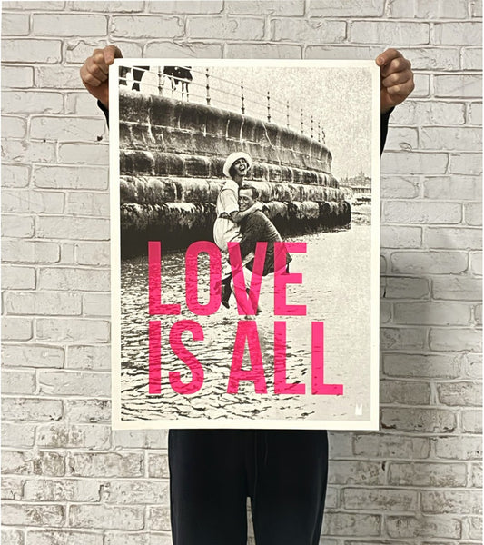 Grande Affiche Love Is All