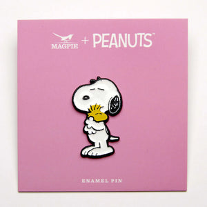 Pin's Snoopy Hugs