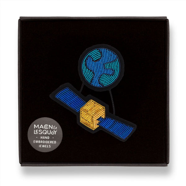 Broche Satellite Terre