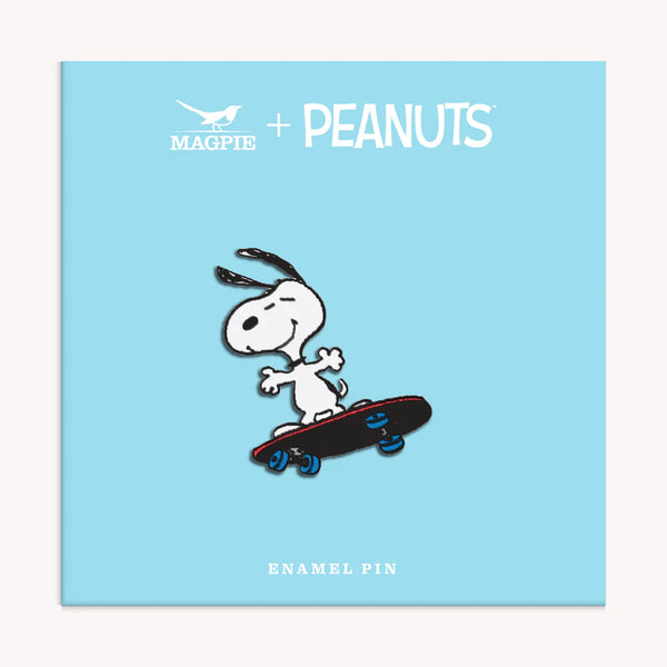 Pin's Snoopy Skateboard