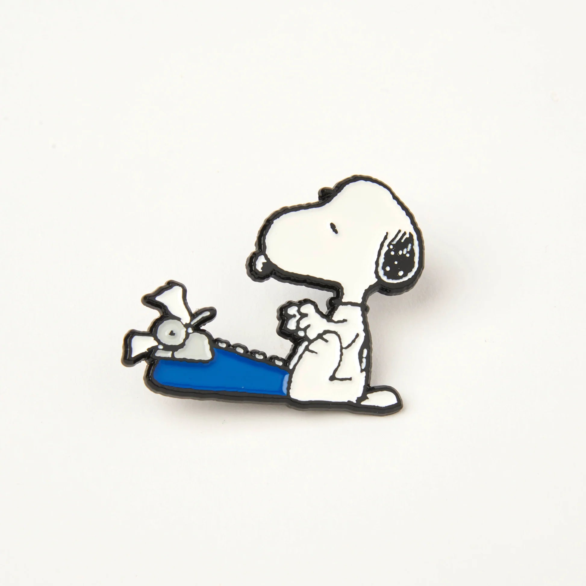 Pin's Snoopy Writer